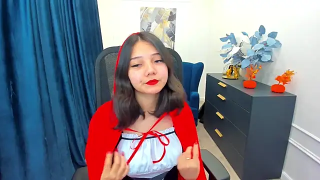 ElliVensda online show from October 16, 7:48 pm