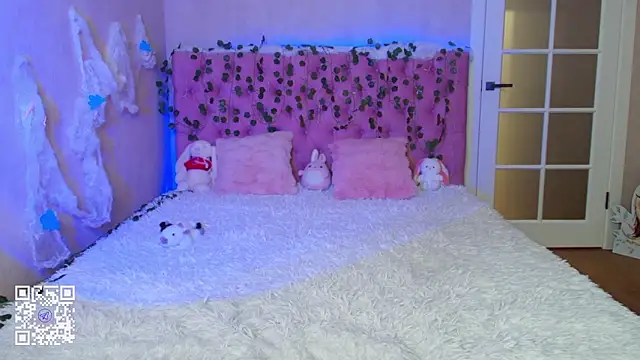 Pink Lila18 online show from February 20, 12:29 am