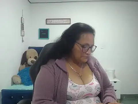 Snapshot of _Cristal chatting on September 12, 4:01 am Cristal online show from September 12, 4:01 am