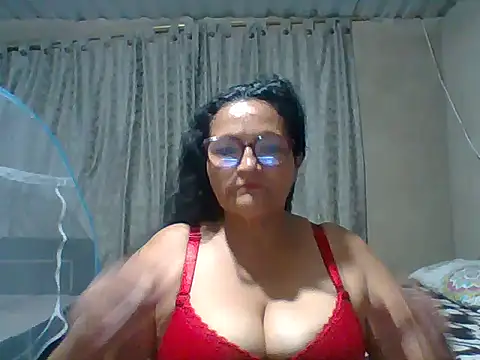 Snapshot of _Cristal chatting on October 1, 11:00 pm Cristal online show from October 1, 11:00 pm