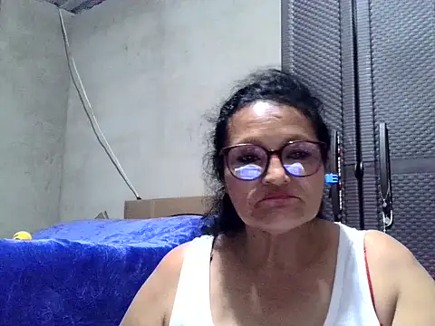 Snapshot of _Cristal chatting on October 3, 12:18 am Cristal online show from October 3, 12:18 am