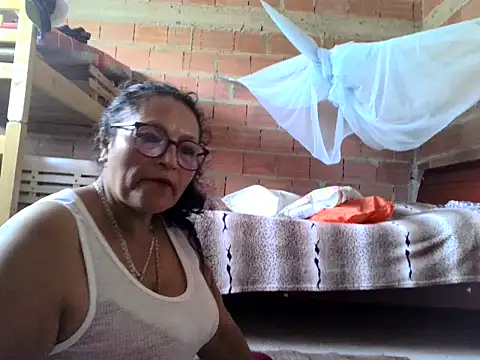 Snapshot of _Cristal chatting on October 9, 2:26 pm Cristal online show from October 9, 2:26 pm