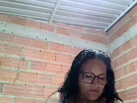 Snapshot of _Cristal chatting on October 17, 12:36 am Cristal online show from October 17, 12:36 am