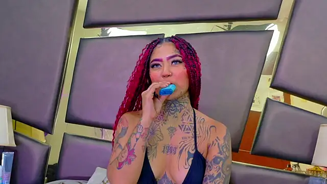 EmilieLake online show from March 22, 2:04 am