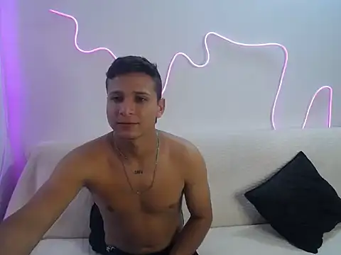 Snapshot of brutal_dirty_sex chatting on September 20, 7:15 pm brutal dirty sex online show from September 20, 7:15 pm