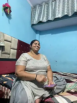 Snapshot of hotymarry chatting on June 2, 9:11 am hotymarry online show from June 2, 9:11 am