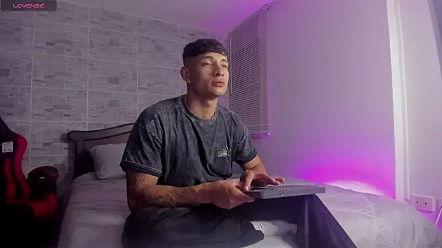 DavisFirb online show from December 5, 2:31 am