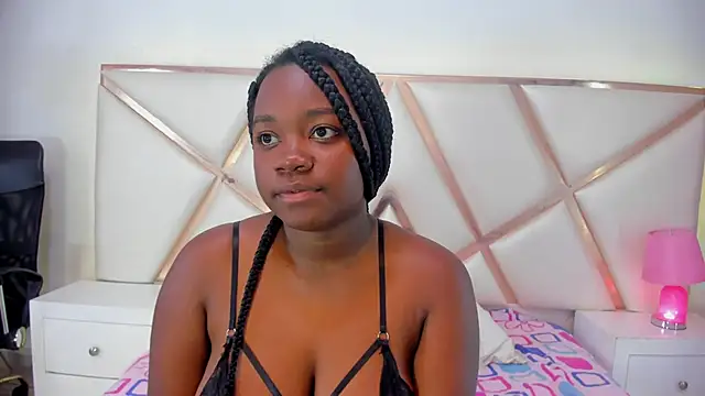 Snapshot of SulyClarck chatting on December 1, 7:19 pm SulyClarck online show from December 1, 7:19 pm