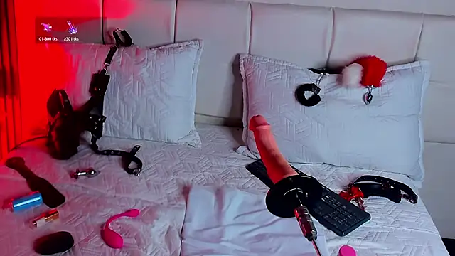 Violet sl4ve online show from October 26, 5:30 pm