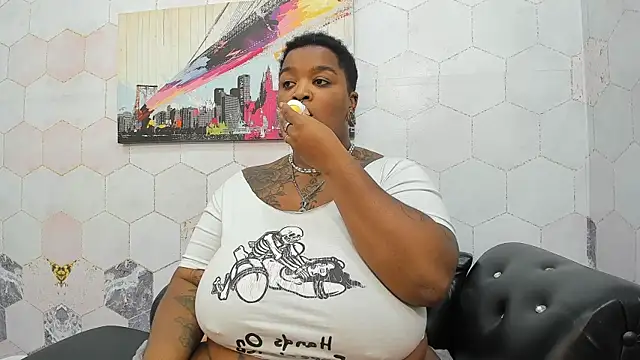 Snapshot of Anaa_Fuentess chatting on April 24, 1:13 pm Anaa Fuentess online show from April 24, 1:13 pm