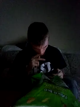 Snapshot of jizzyglizzy92 chatting on February 27, 6:46 am jizzyglizzy92 online show from February 27, 6:46 am