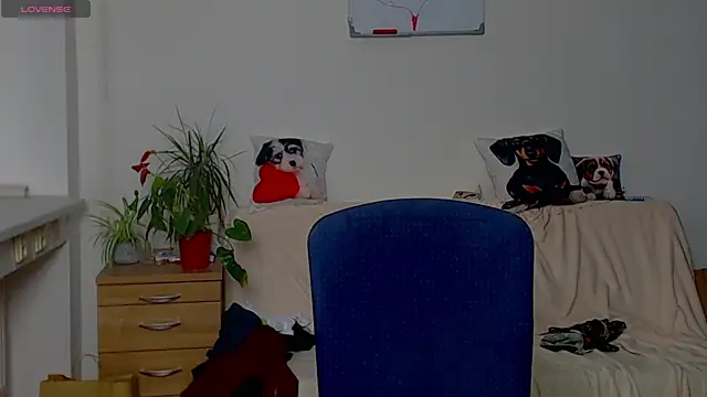 ZeinMiracles online show from April 6, 10:44 pm