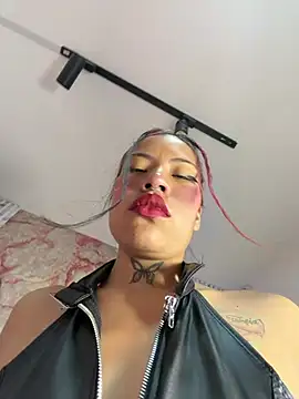 Georgina Astor online show from March 18, 3:31 am