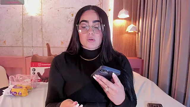 Snapshot of sofiiacarson chatting on June 1, 7:48 pm sofiiacarson online show from June 1, 7:48 pm