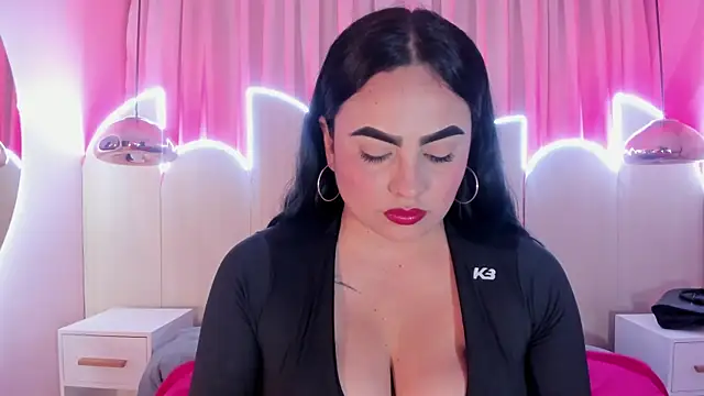 sofiiacarson online show from July 8, 2:21 pm