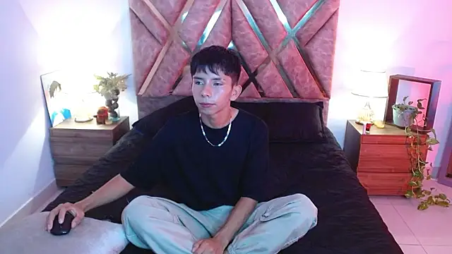 Snapshot of Hyunjin_Son chatting on September 19, 12:34 am Hyunjin Son online show from September 19, 12:34 am