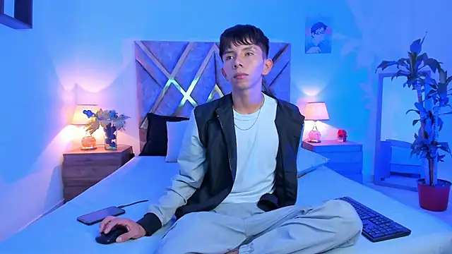 Snapshot of Hyunjin_Son chatting on October 17, 11:18 pm Hyunjin Son online show from October 17, 11:18 pm