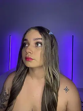 Snapshot of AnnyLopezzz_ chatting on October 21, 1:39 am AnnyLopezzz online show from October 21, 1:39 am