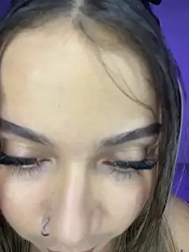 Snapshot of AnnyLopezzz_ chatting on November 13, 9:03 pm AnnyLopezzz online show from November 13, 9:03 pm