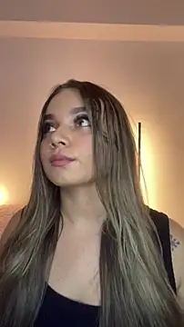 Snapshot of AnnyLopezzz_ chatting on November 19, 8:20 pm AnnyLopezzz online show from November 19, 8:20 pm