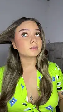 Snapshot of AnnyLopezzz_ chatting on November 29, 7:17 pm AnnyLopezzz online show from November 29, 7:17 pm