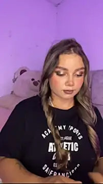 Snapshot of AnnyLopezzz_ chatting on December 19, 3:13 am AnnyLopezzz online show from December 19, 3:13 am