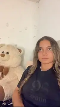 Snapshot of AnnyLopezzz_ chatting on December 20, 11:45 pm AnnyLopezzz online show from December 20, 11:45 pm