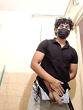 Snapshot of Goodmens5 chatting on October 31, 8:59 am Goodmens5 online show from October 31, 8:59 am