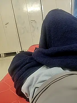 Snapshot of Goodmens5 chatting on December 14, 6:34 pm Goodmens5 online show from December 14, 6:34 pm