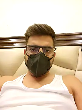 Snapshot of LoveGuruRA chatting on September 12, 4:29 pm LoveGuruRA online show from September 12, 4:29 pm