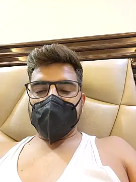 Snapshot of LoveGuruRA chatting on September 13, 7:02 pm LoveGuruRA online show from September 13, 7:02 pm