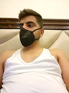 Snapshot of LoveGuruRA chatting on September 26, 9:08 pm LoveGuruRA online show from September 26, 9:08 pm