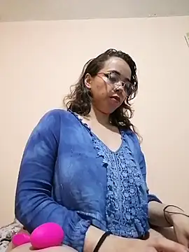 Snapshot of BarbaraLeython1 chatting on November 18, 10:14 pm BarbaraLeython1 online show from November 18, 10:14 pm