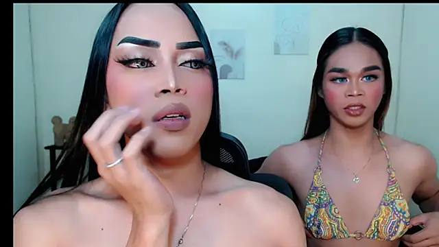 Snapshot of Lessandra_Lust chatting on September 22, 4:20 pm Lessandra Lust online show from September 22, 4:20 pm