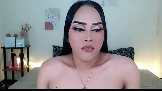 Snapshot of Lessandra_Lust chatting on October 11, 11:03 pm Lessandra Lust online show from October 11, 11:03 pm