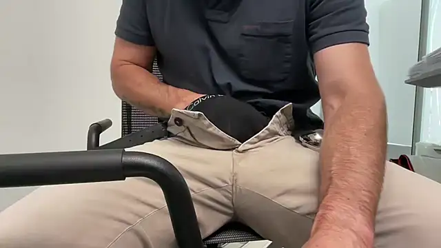 Snapshot of harrys74 chatting on September 17, 1:24 pm harrys74 online show from September 17, 1:24 pm