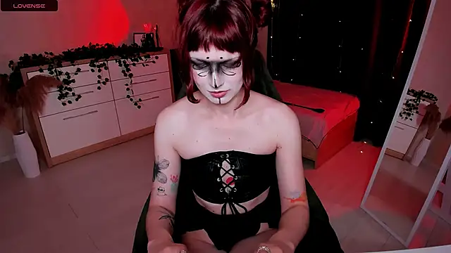 effie mirelll online show from November 9, 3:21 pm