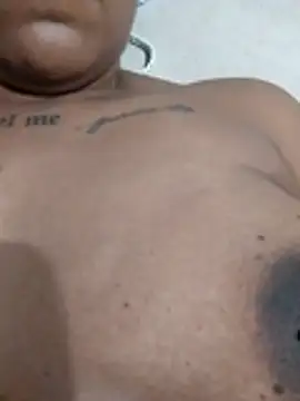 Snapshot of nessinha12 chatting on October 31, 12:44 am nessinha12 online show from October 31, 12:44 am