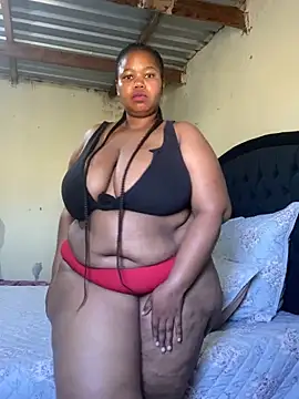 Snapshot of Curvycandy95 chatting on June 14, 8:16 am Curvycandy95 online show from June 14, 8:16 am