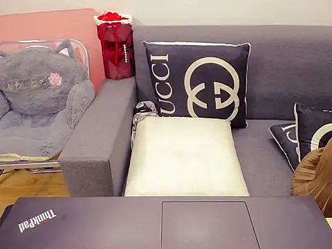 Snapshot of Phuong_Myy chatting on November 27, 2:57 am Phuong Myy online show from November 27, 2:57 am