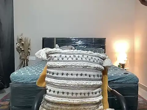 piyassi  divya online show from October 6, 9:12 pm