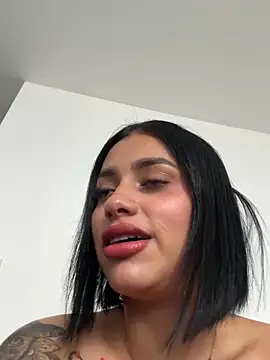 AlannaEvons online show from December 21, 7:10 pm