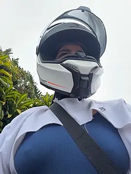 AlannaEvons online show from April 8, 6:19 pm