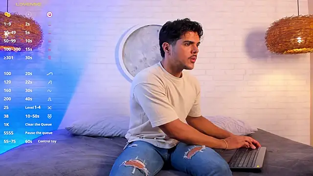 Snapshot of thiago_mercer chatting on September 16, 11:11 am thiago mercer online show from September 16, 11:11 am