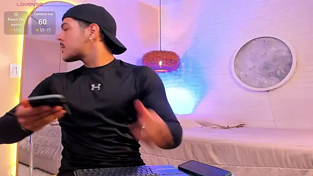 Snapshot of thiago_mercer chatting on September 27, 11:15 am thiago mercer online show from September 27, 11:15 am