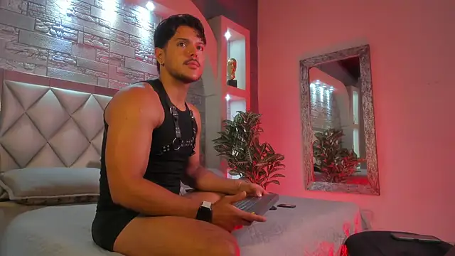 Snapshot of thiago_mercer chatting on October 2, 12:01 pm thiago mercer online show from October 2, 12:01 pm