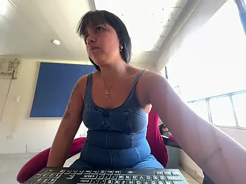 Snapshot of amanne_misa chatting on July 10, 6:54 pm amanne misa online show from July 10, 6:54 pm