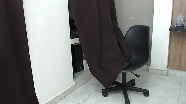 Snapshot of honeymoon_12 chatting on September 14, 2:44 am honeymoon 12 online show from September 14, 2:44 am