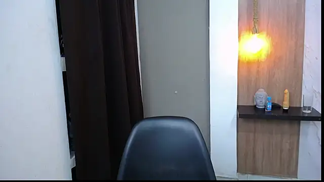 Snapshot of honeymoon_12 chatting on September 24, 3:32 am honeymoon 12 online show from September 24, 3:32 am