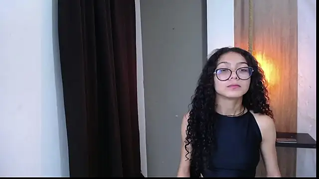 Snapshot of honeymoon_12 chatting on September 25, 3:54 am honeymoon 12 online show from September 25, 3:54 am